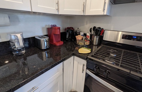 Canoga Park Apartment | Studio close to Kaiser/Northridge/West Hills/Tarzana hsptls