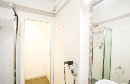 Bolognina Apartment | Studio close to the train station with flexible self check-in
