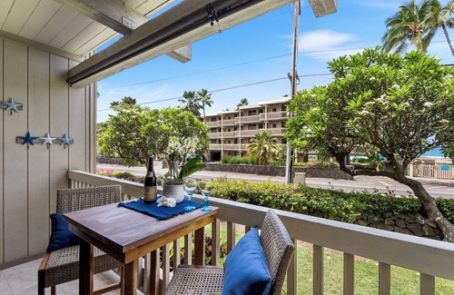 Kailua-Kona Condo | Studio condo #165 at the Kona Bali Kai in Kailua-Kona w/Ocean View