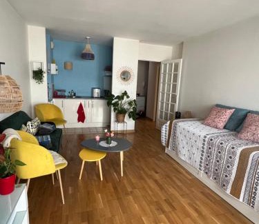Asnieres-sur-Seine Apartment | Studio cosy 15 mins de Paris centre