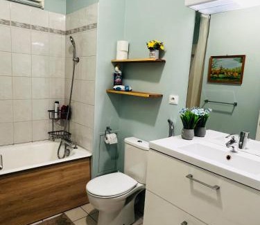 Asnieres-sur-Seine Apartment | Studio cosy 15 mins de Paris centre