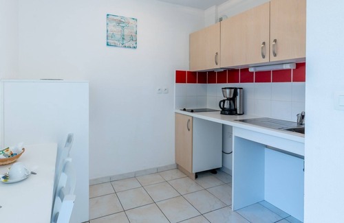 Parentis-en-Born Apartment | Studio Cosy | Accès Piscine Intérieure/Extérieure