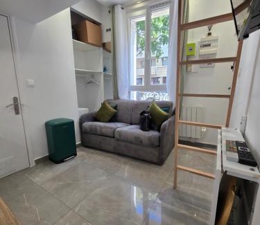 Saint-Fargeau Apartment | Studio cosy avec mezzanine