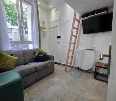Saint-Fargeau Apartment | Studio cosy avec mezzanine