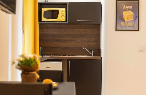Eyragues Apartment | Studio Cosy Eyragues, Alpilles Near Saint-Rémy-de-Provence