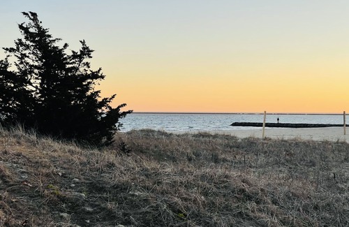 Hyannis Apartment | Studio COTTAGE # 2- WALK to Keyes Memorial BEACH Barnstable- Hyannis