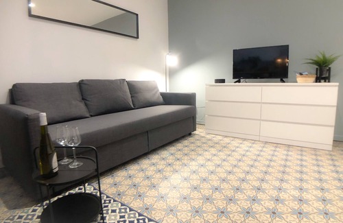 Calais Apartment | Studio Cozy city center
