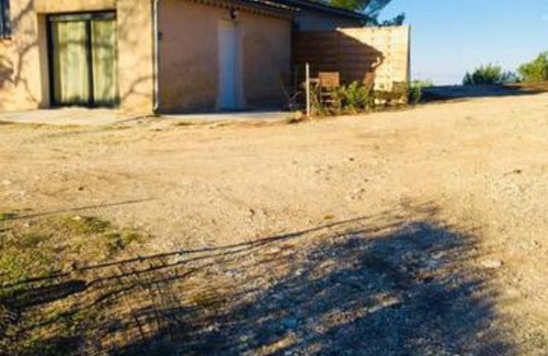 Pont Royal Apartment | studio dans la pinede L isle sur la sorgue