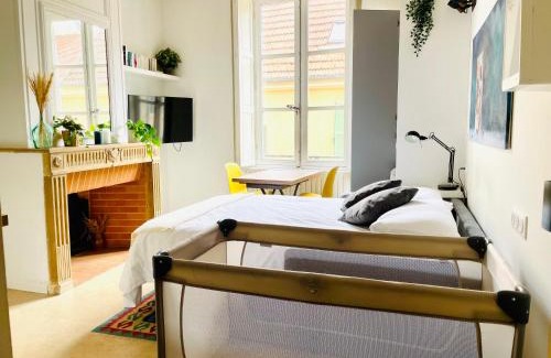 Marly-le-Roi Apartment | Studio de charme bien equipé - Matelas de qualité - Proche de la gare et de Versailles