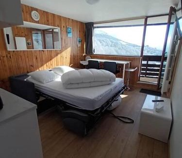 Besse-et-Saint-Anastaise Apartment | STUDIO DE LA BICHETTE