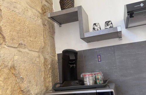 Salon-de-Provence Apartment | Studio de l'Horloge
