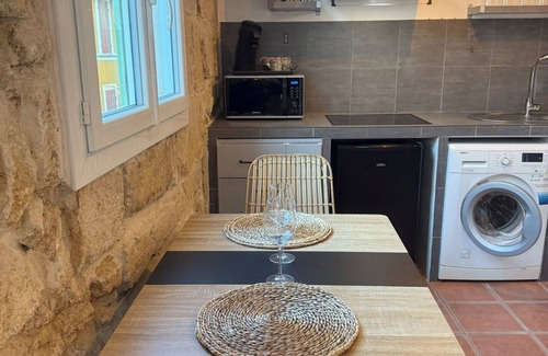 Salon-de-Provence Apartment | Studio de l'Horloge
