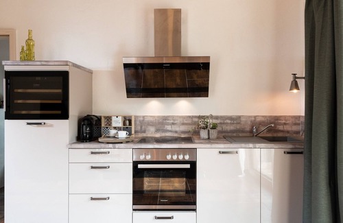 Rachtig Apartment | Studio-Designer-Ensuite with Shower-Balcony-Rochter Nest