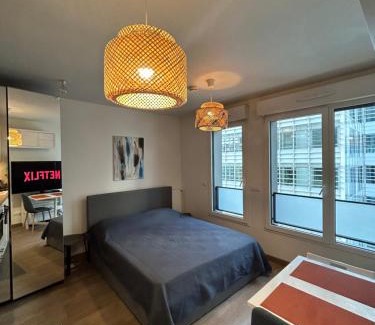 Issy-les-Moulineaux Apartment | Studio Design & Cosy avec Parking