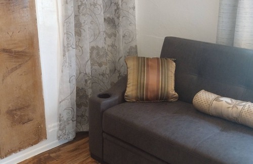 Pittsburgh Apartment | Studio Efficiency Apartment nMinutes from Downtown Pittsburgh Festivities!