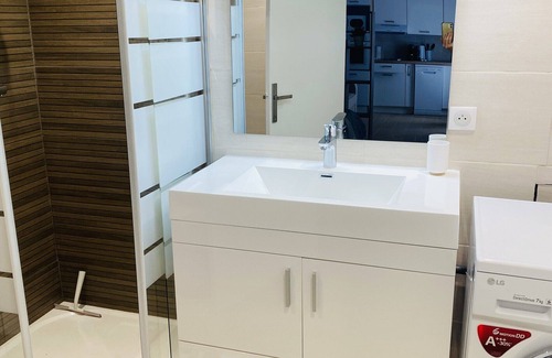 Le Muy Apartment | Studio en rez de Maison