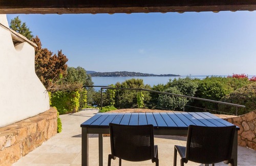 Porto-Vecchio Apartment | Studio-Ensuite with Shower-Sea view