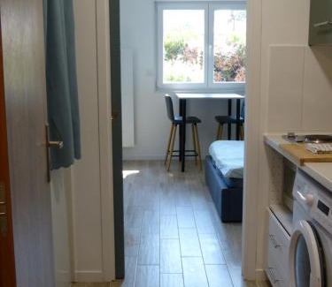 Cluses Apartment | Studio et Bureau propre, fonctionnel