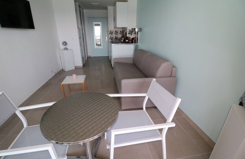 Cannes La Bocca Apartment | Studio facing the sea Panoramic view. Direct access to the beach