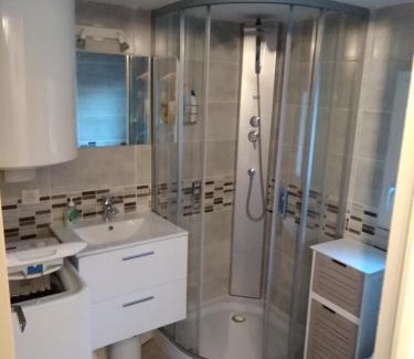 Lorgues Apartment | Studio Faillant Lorgues spa privatif avec superbe piscine