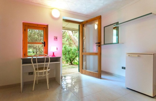 Chiesiola Apartment | Studio 'Falcone-Studio Type A 104' with Sea View, Wi-Fi and Air Conditioning