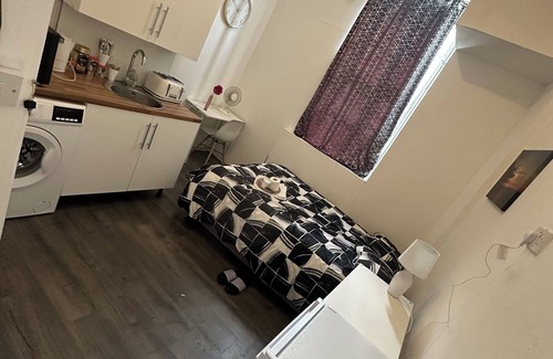 Camden Apartment | Studio Flat in Camden Town Close to London Central