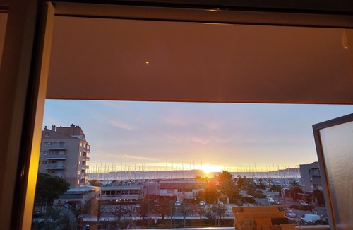 Toulon - Hyeres Apartment | Studio for rent in hyeres les palmier harbor with magnificent view of the golden islands