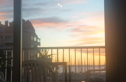Toulon - Hyeres Apartment | Studio for rent in hyeres les palmier harbor with magnificent view of the golden islands