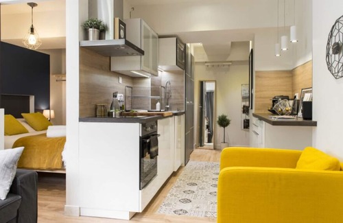 Madeleine-Champ de Mars Apartment | Studio foure Studio foure Studio foure