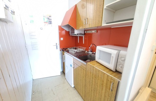 Besse-et-Saint-Anastaise Apartment | STUDIO AU PIED DES PISTES 22 TB