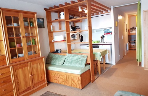 Besse-et-Saint-Anastaise Apartment | STUDIO CABINE au coeur de la station de ski (202D paill)