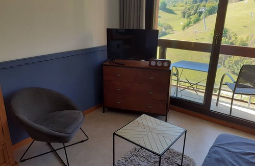 Le Corbier Apartment | Studio cabin 28m2 Pégase 4 pers -1*- balcony south piste view High floor