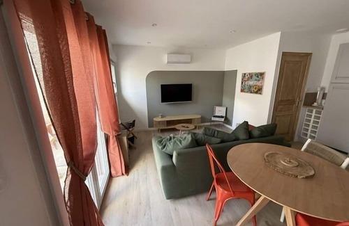 Saint-Paul-Trois-Chateaux Apartment | Studio-Suite-Ensuite with Shower