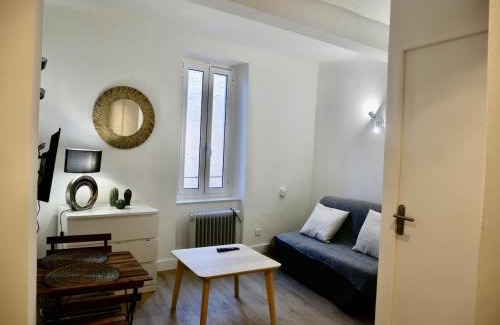 La Fare-les-Oliviers Apartment | Studio Garrigue