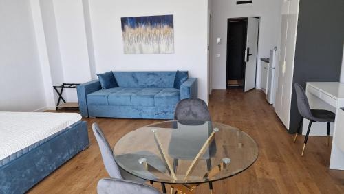 Constanta Apartment | Studio Glow Axxis Nova