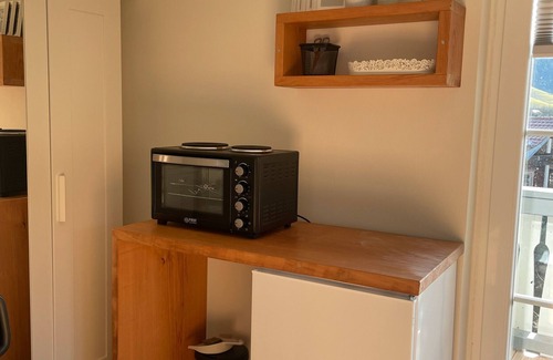 Ibental Apartment | Studio 'Home Sweet Home' with Mountain View, Balcony and Wi-Fi
