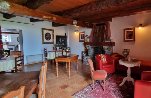 Hirel Apartment | Studio in a quiet area with garden near the sea