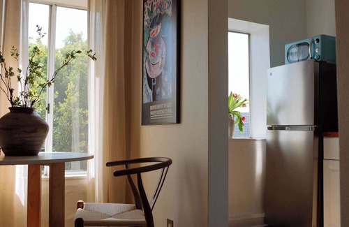 Beachwood Canyon Apartment | Studio in Beachwood Canyon