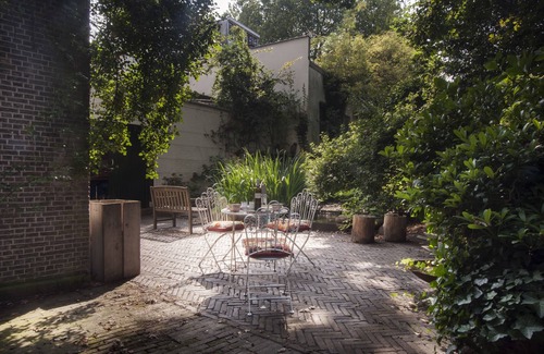 Schiedam Apartment | studio in canal villa in the Old centre Schiedam