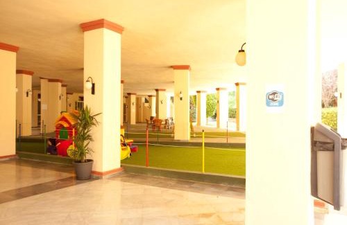 Nikki Beach Apartment | Studio in Marbella beachfront with pool