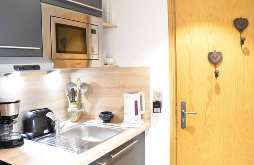 Meribel Apartment | Studio in Méribel with balcony and ski locker, near chairlift