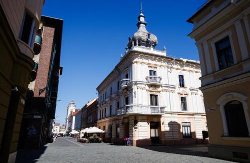 Old City Apartment | Studio in Old Town's 1752 Hotel