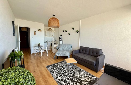 Saint-Jean-de-Monts Apartment | Studio in St Jean de Monts, beach access, 3 pers, balcony