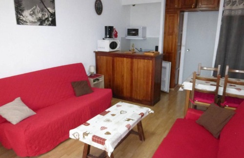 Le Sauze Apartment | Studio in Sauze center with balcony