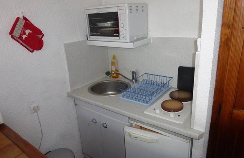 Le Sauze Apartment | Studio in Sauze center with balcony