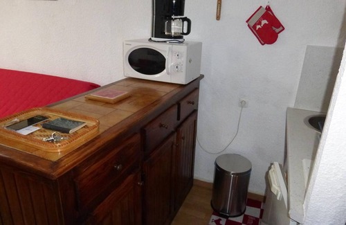 Le Sauze Apartment | Studio in Sauze center with balcony