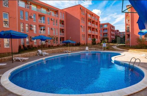 Tankovo Hotel | Studio in Sunny day 6