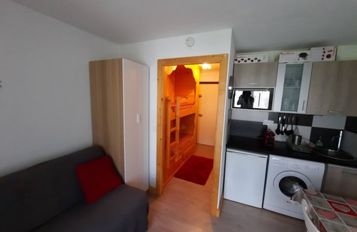 Samoens Apartment | Studio in the center of the pretty village of Samoëns with balcony
