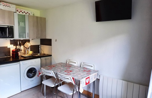 Samoens Apartment | Studio in the center of the pretty village of Samoëns with balcony