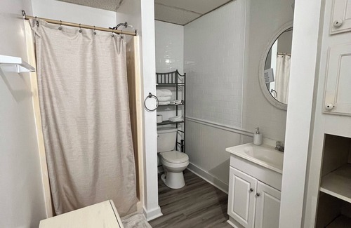 Downtown Apartment | Studio in the heart of Columbia